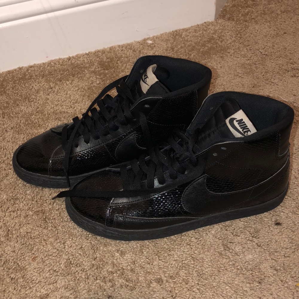 Black High Top Nike Shoes